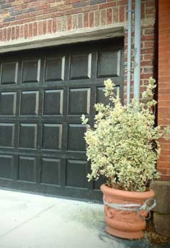 Garage Door Replacement Near Studio City